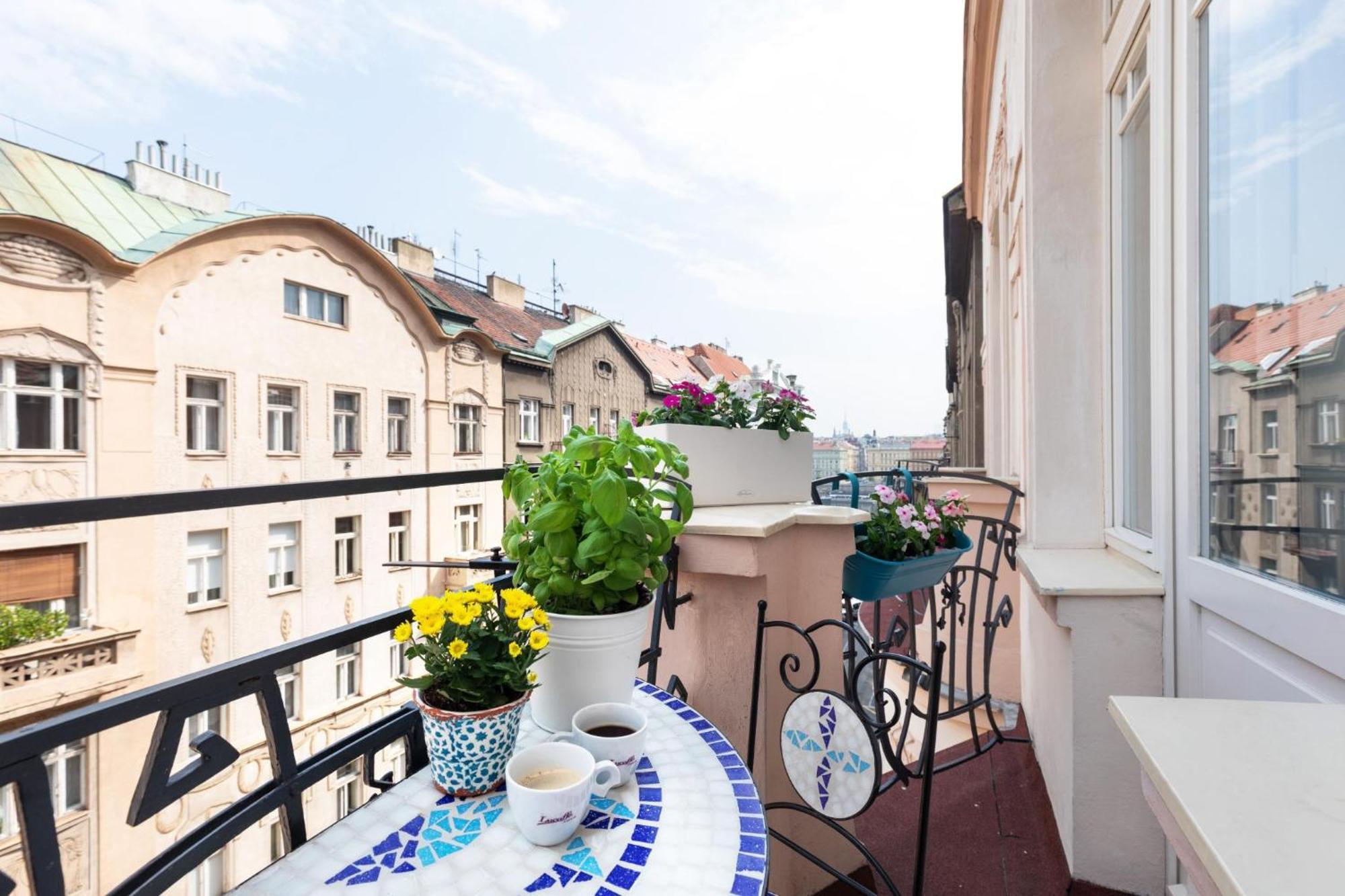 Prague Days - Sunny Riverside Apartments With Terraces 외부 사진